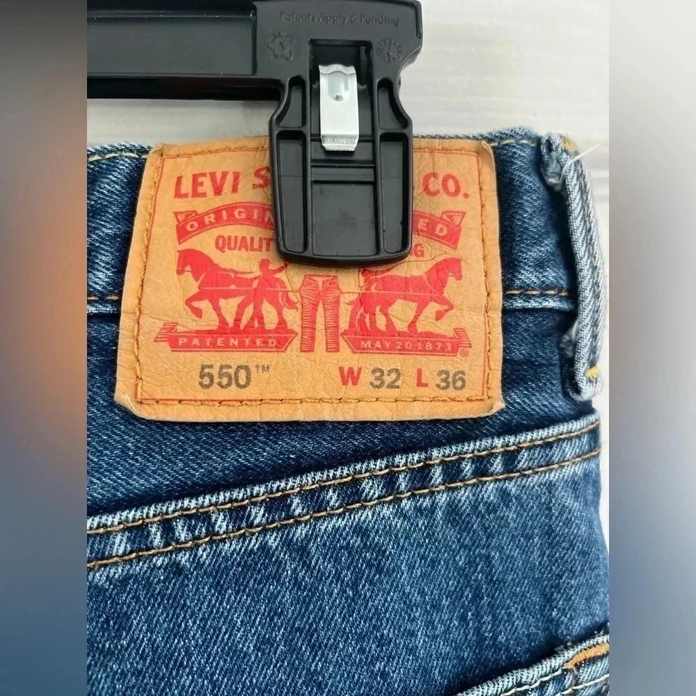 Levi Mens Dark wash 550 vintage style Jeans W32L36 - Picture 5 of 7